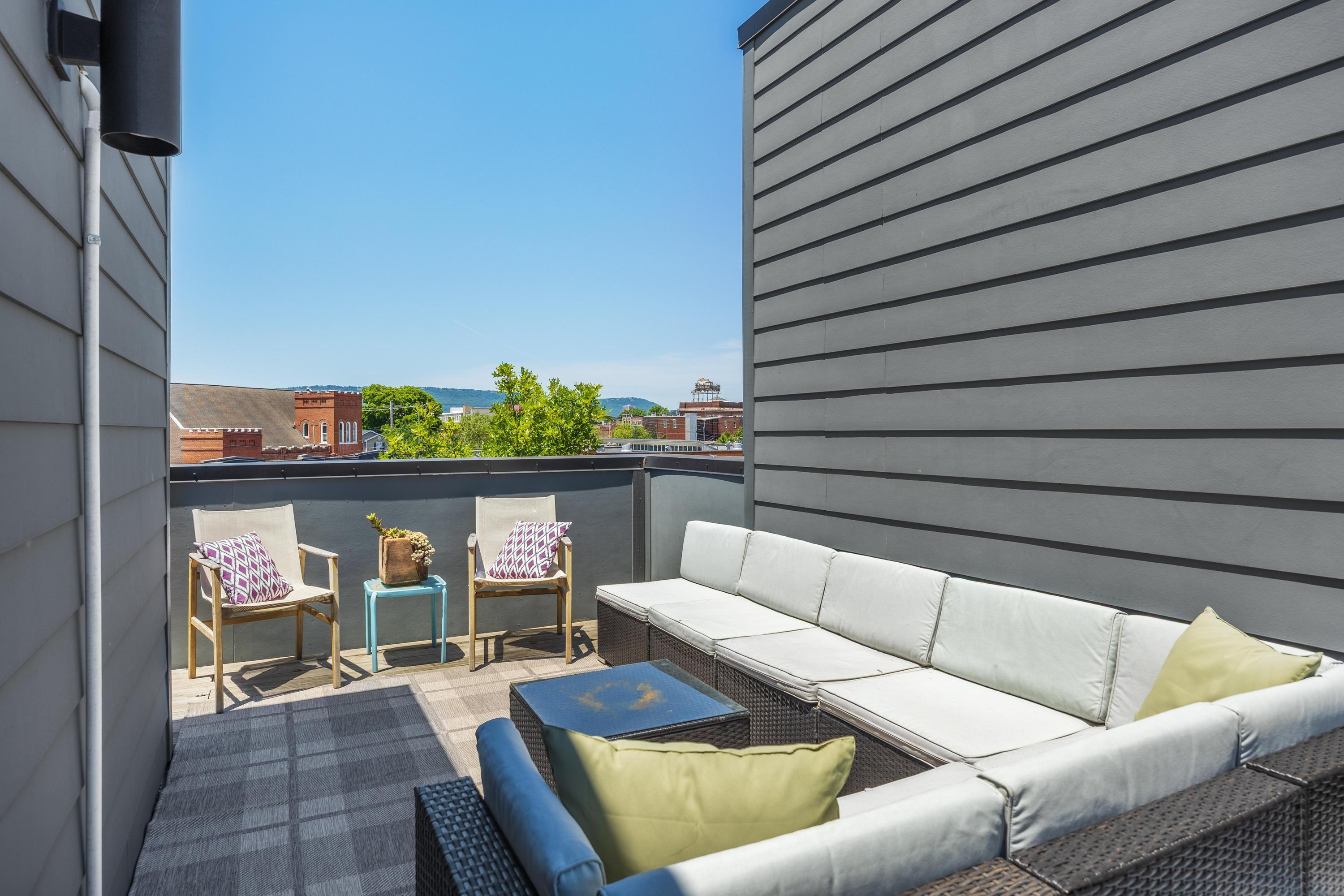 1564 Wilhoit Street Unit 4