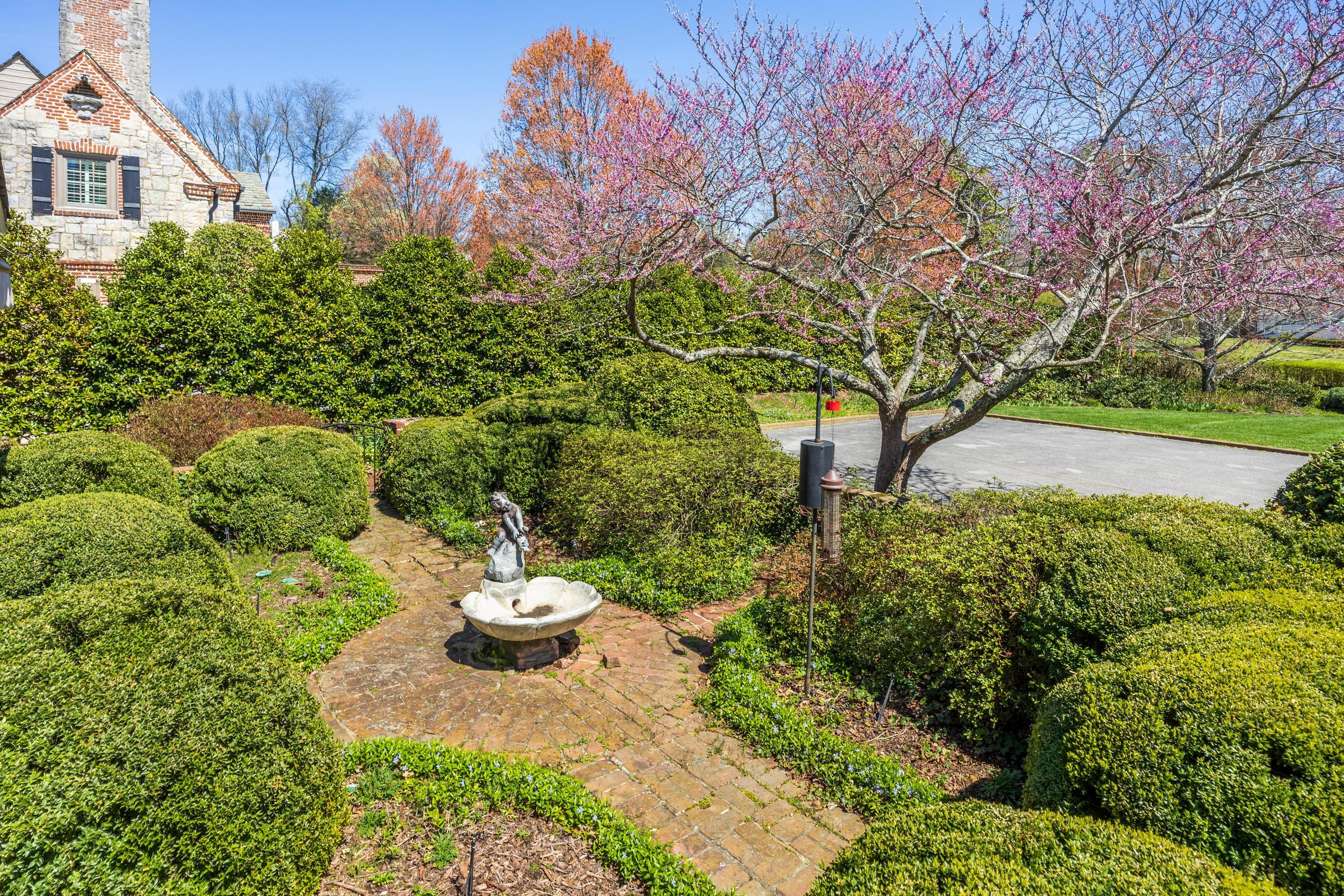 230 W Brow Road Road, Lookout Mountain, Tennessee image 5