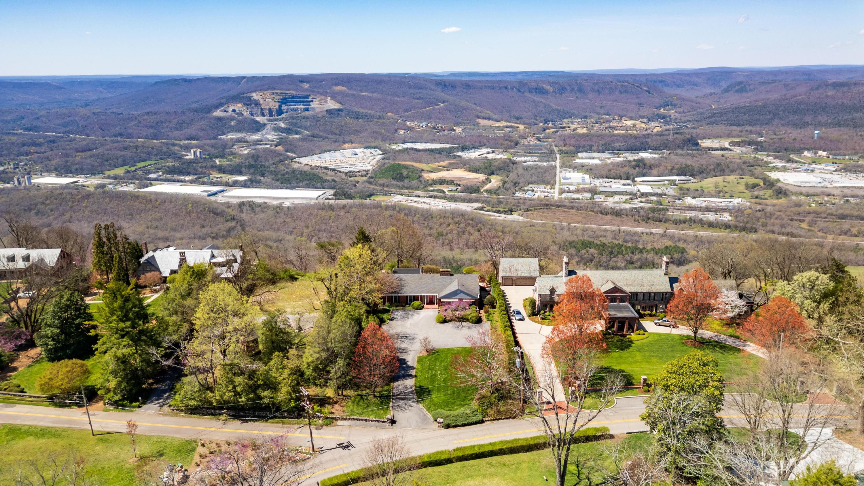 230 W Brow Road Road, Lookout Mountain, Tennessee image 4