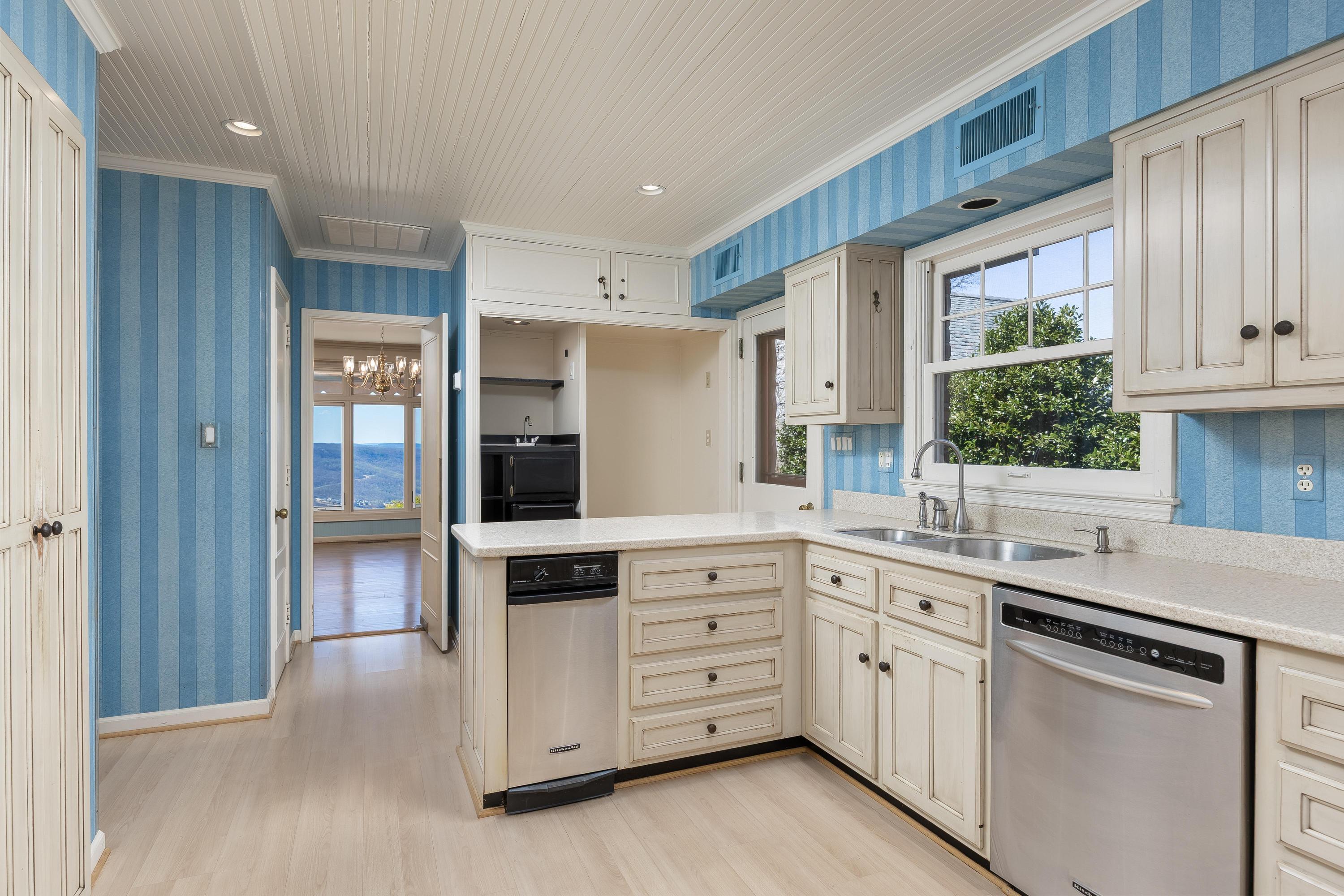 230 W Brow Road Road, Lookout Mountain, Tennessee image 12