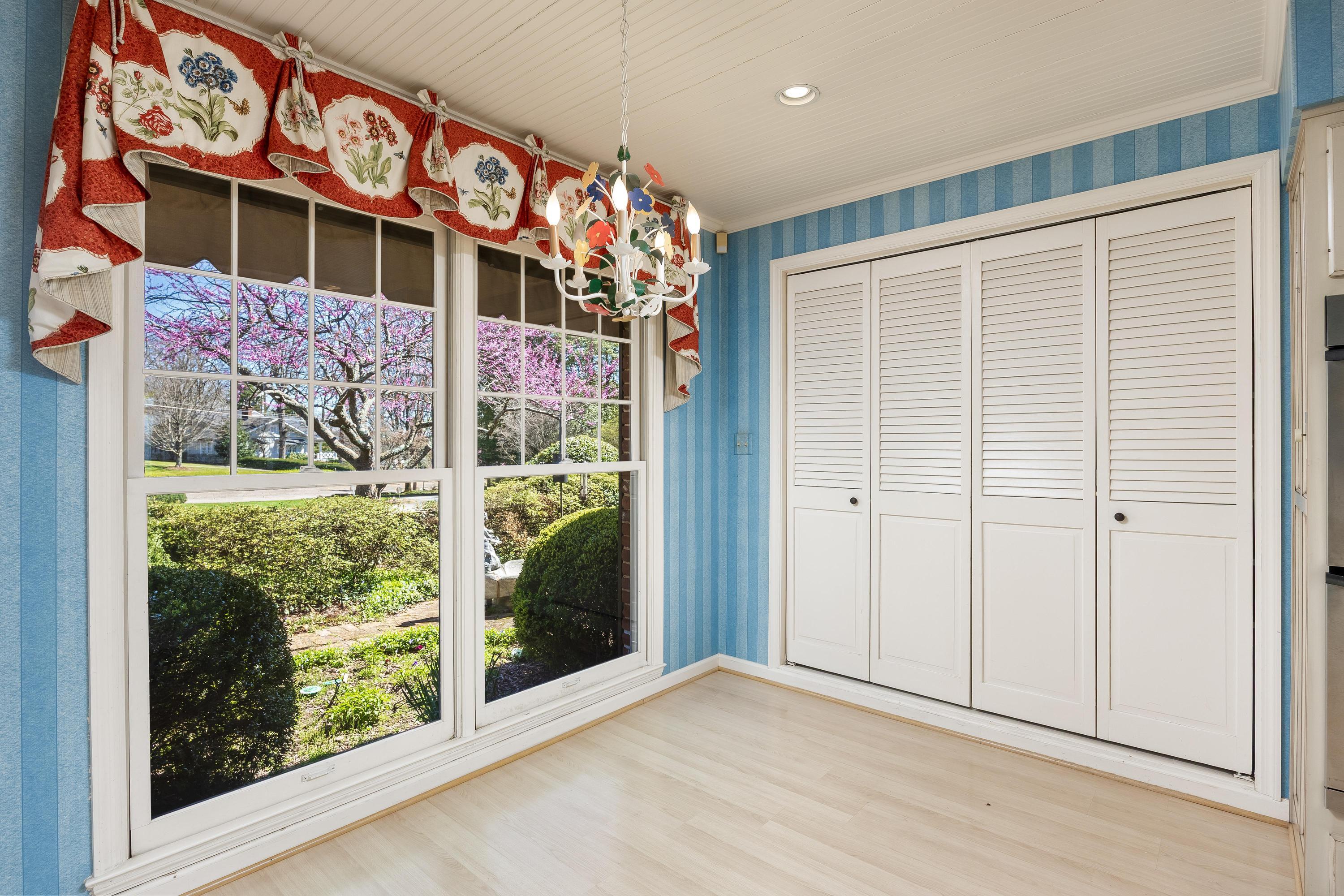 230 W Brow Road Road, Lookout Mountain, Tennessee image 10