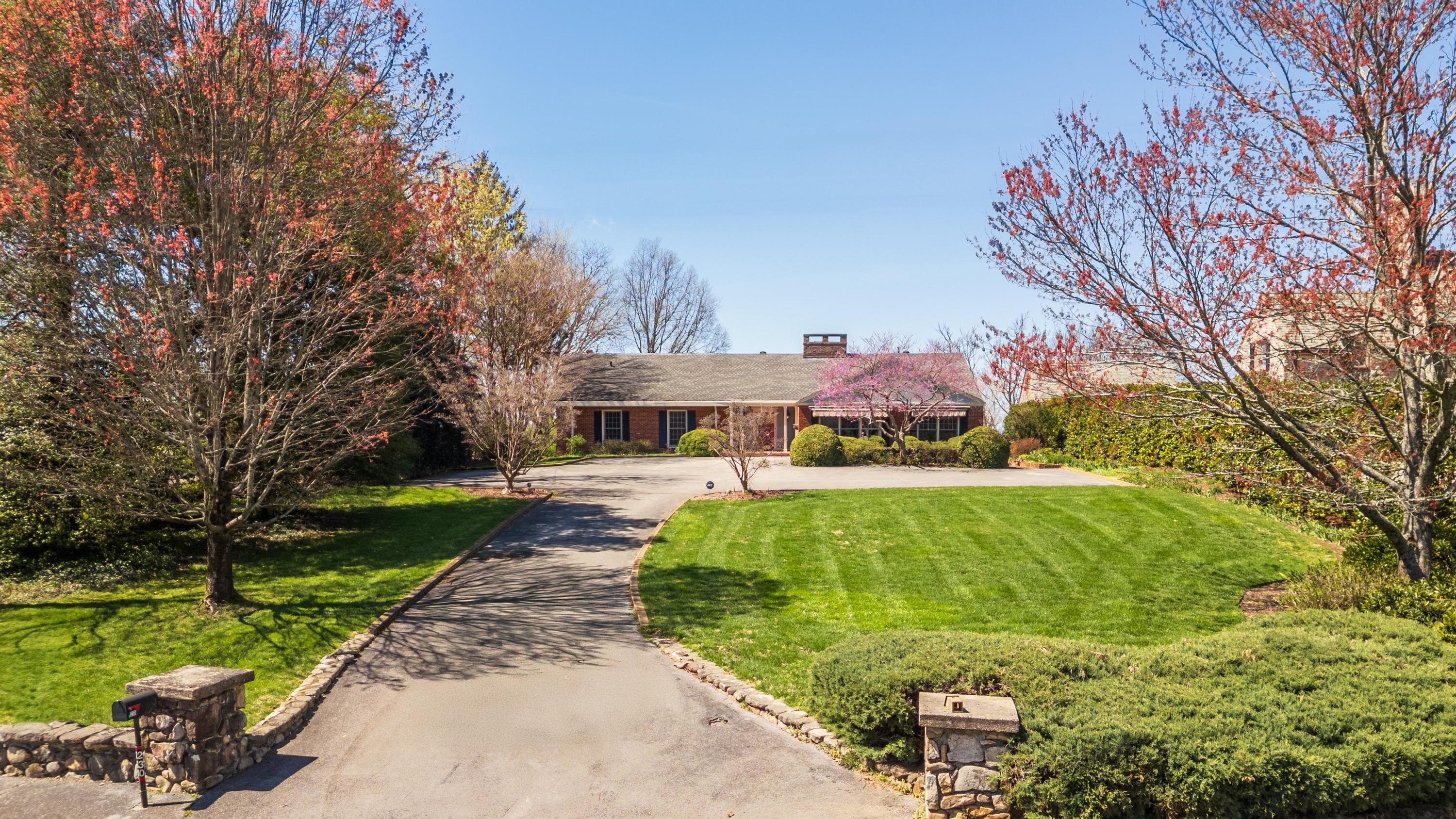 230 W Brow Road Road, Lookout Mountain, Tennessee image 1