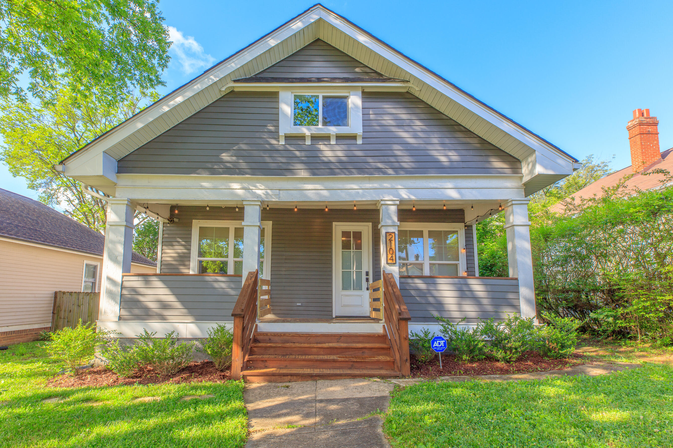 2104 Oak Street, Chattanooga, Tennessee image 1