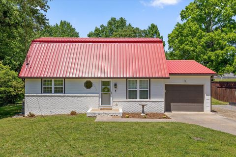 Photo of 2113 Dallas Lake Road, Soddy Daisy, TN 37379 (MLS # 1535150)