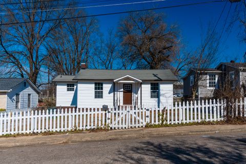 Photo of 2111 Wilson Street, Chattanooga, TN 37406 (MLS # 1527296)