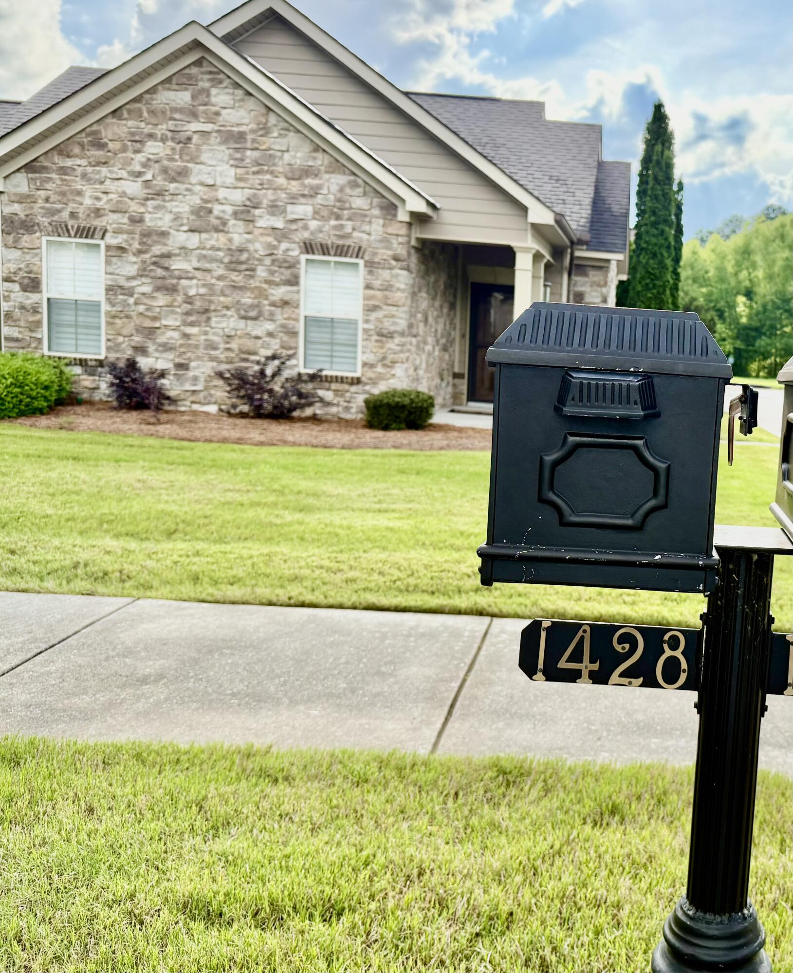 1428 Sedgefield Drive, Ooltewah, Tennessee image 2