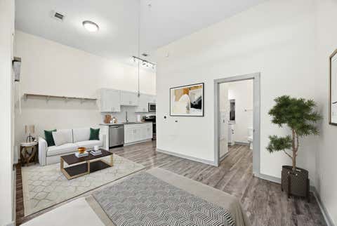 Condo For Sale - 782 Riverfront Parkway<br/> Chattanooga, TN 37402