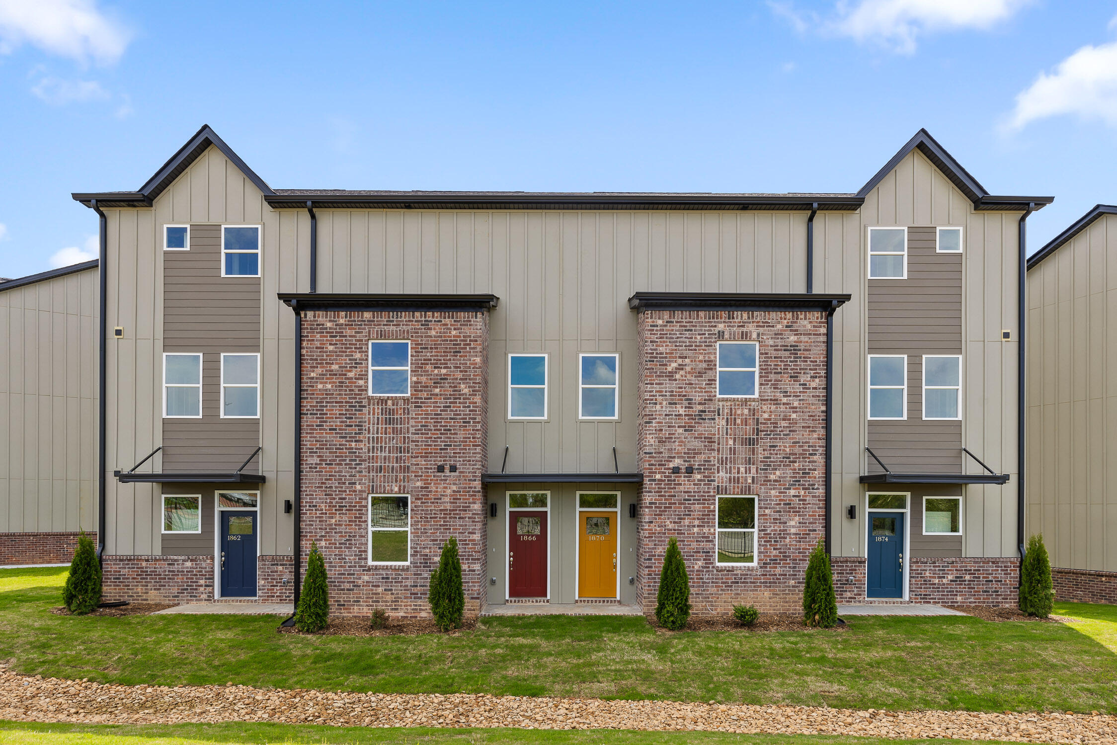 View Chattanooga, TN 37421 townhome