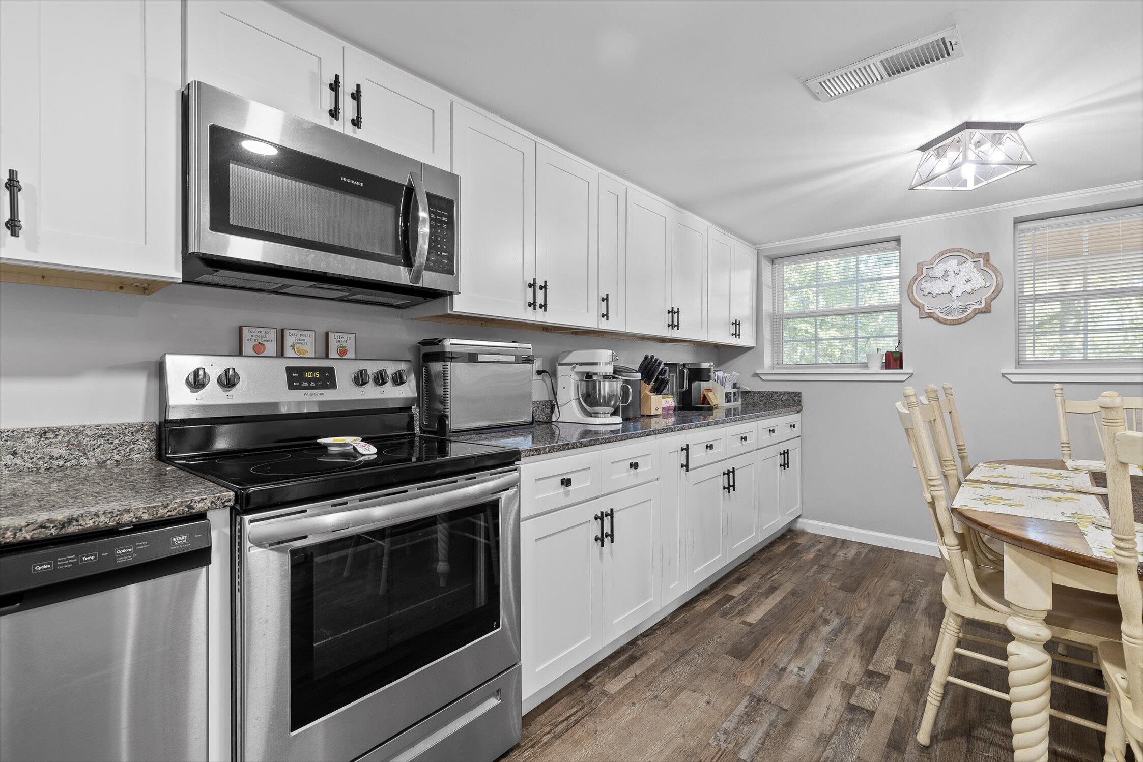 Dalton, Georgia 30721, United States, 3 Bedrooms Bedrooms, ,1 BathroomBathrooms,Residential,Active,224880