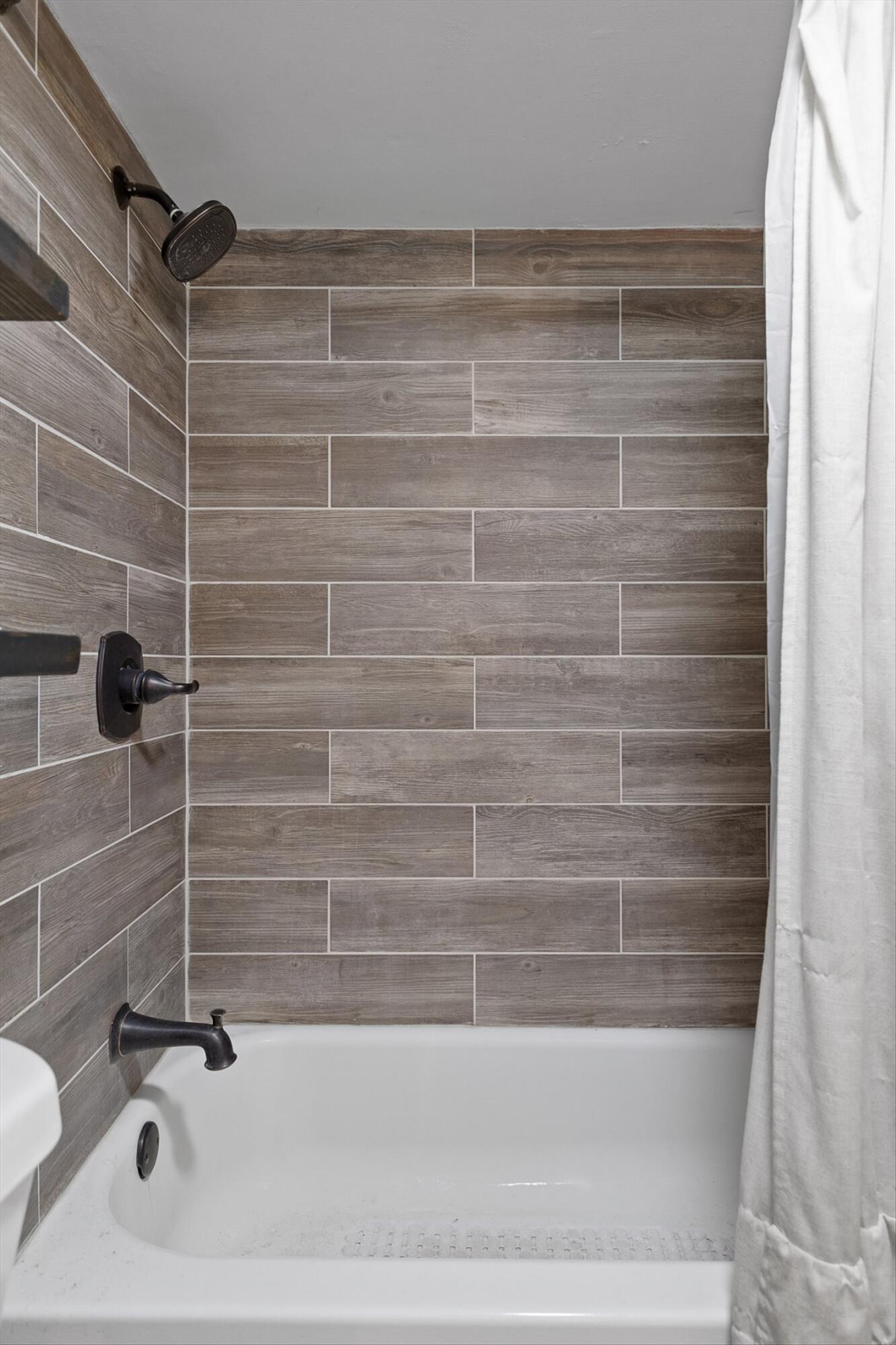 Dalton, Georgia 30721, United States, 3 Bedrooms Bedrooms, ,1 BathroomBathrooms,Residential,Active,224880