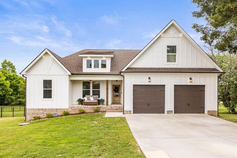 Photo of 185 Hunting Ridge Circle, Rock Spring, GA 30739 (MLS # 1533770)
