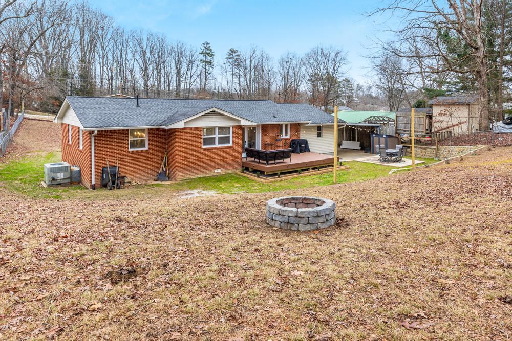 Hixson, Tennessee 37343, United States, 3 Bedrooms Bedrooms, ,2 BathroomsBathrooms,Residential,Contingent,15707