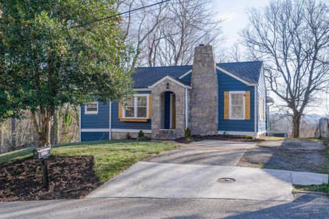 Photo of 5220 Slayton Avenue, Chattanooga, TN 37410 (MLS # 1526260)