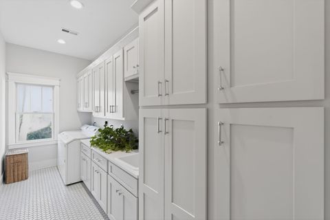 Tiny photo for 215 Mcfarland Avenue, Chattanooga, TN 37405 (MLS # 1526711)