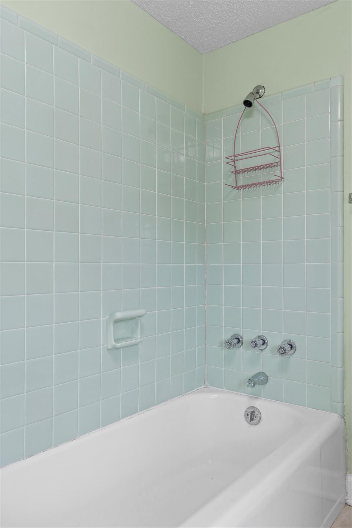 Chattanooga, Tennessee 37415, United States, 4 Bedrooms Bedrooms, ,2 BathroomsBathrooms,Residential,Active,236278