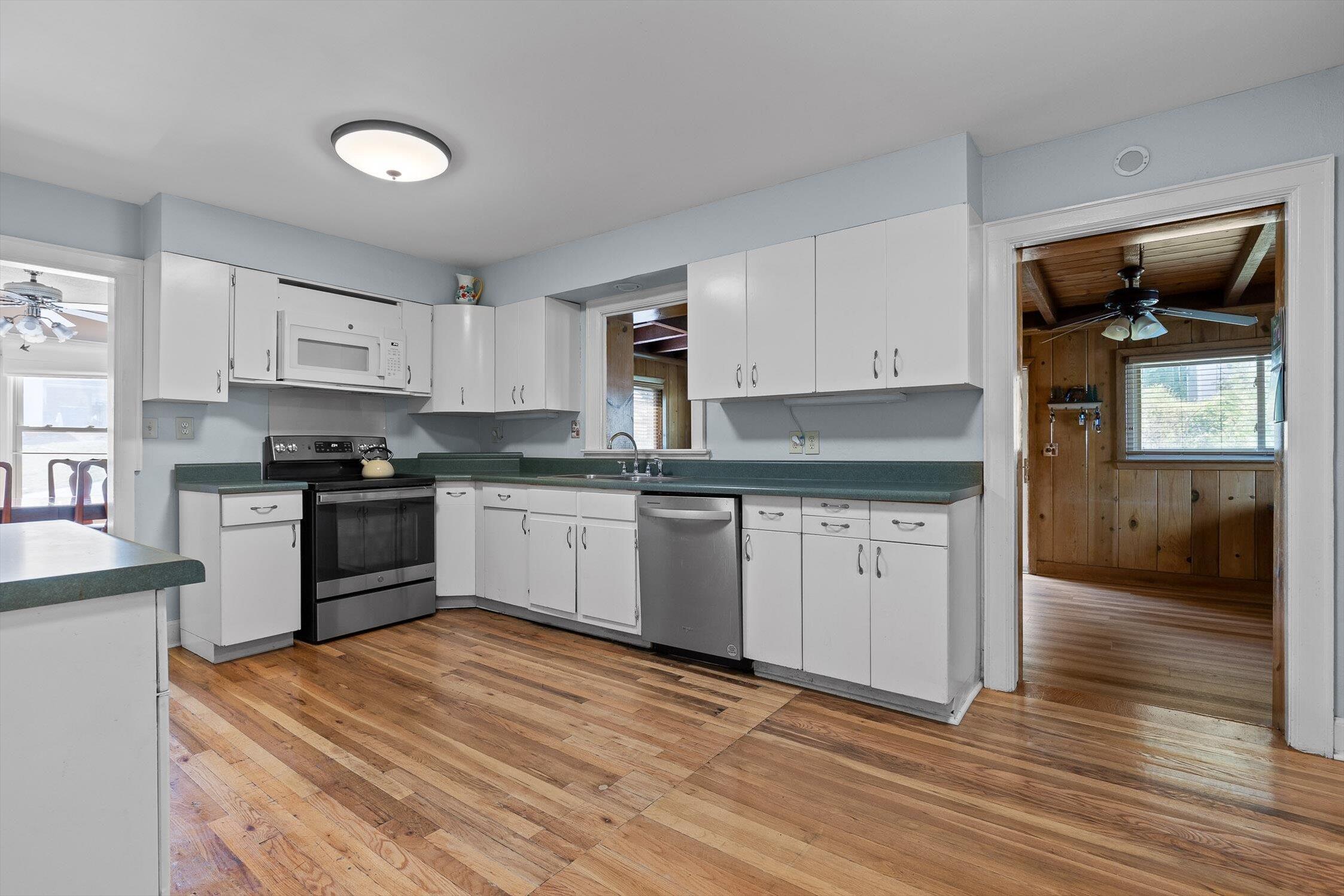 Chattanooga, Tennessee 37415, United States, 4 Bedrooms Bedrooms, ,2 BathroomsBathrooms,Residential,Active,236278