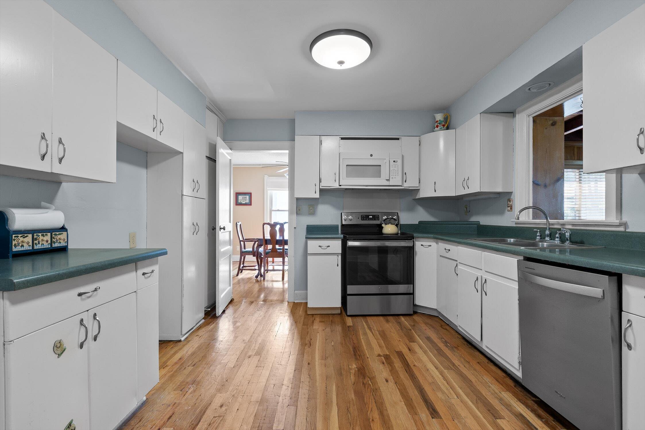 Chattanooga, Tennessee 37415, United States, 4 Bedrooms Bedrooms, ,2 BathroomsBathrooms,Residential,Active,236278