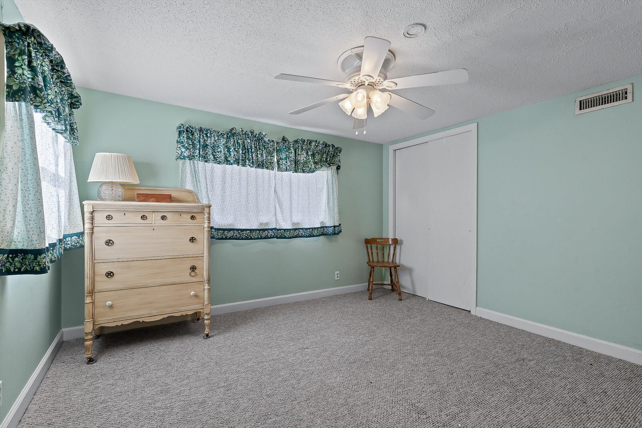 Chattanooga, Tennessee 37415, United States, 4 Bedrooms Bedrooms, ,2 BathroomsBathrooms,Residential,Active,236278