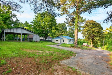 Homes For Sale - 241 E Circle Dr<br/> Rossville, GA 30741