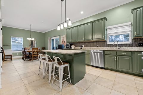 Photo of 421 Timberlinks Drive, Signal Mountain, TN 37377 (MLS # 1525060)