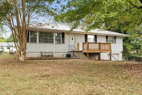 Photo of 110 Fairhill Avenue, Calhoun, TN 37309 (MLS # 1522101)