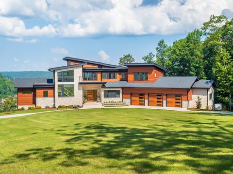 Photo of 1034 Montlake Road, Soddy Daisy, TN 37379 (MLS # 1532176)