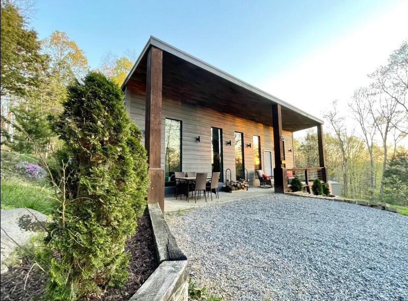 137 J D King Road, Johnson City, Tennessee image 1