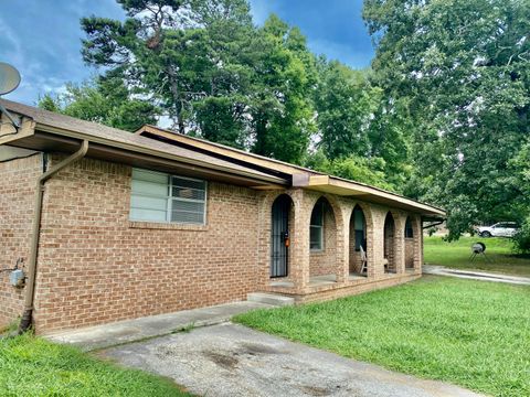 Photo of 4053/4055 Teakwood Drive, Chattanooga, TN 37416 (MLS # 1523982)