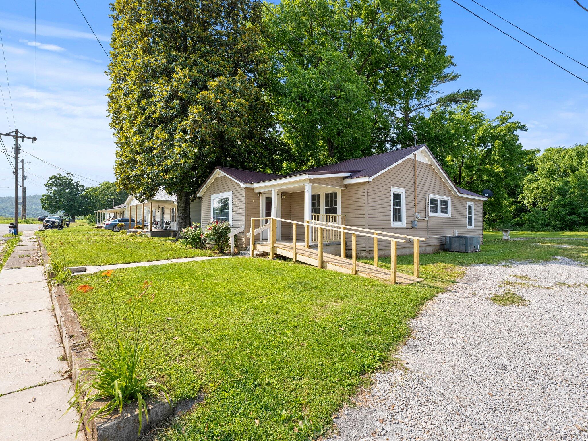 313 Tennessee Avenue, Cowan, Tennessee image 3
