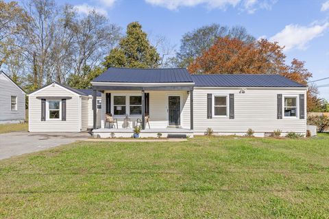 Photo of 4033 Wonder Drive, Chattanooga, TN 37412 (MLS # 1523261)