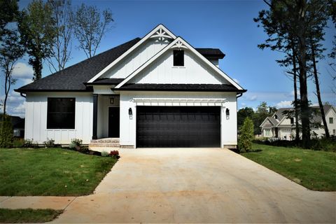 Photo of 5032 Lakeside Lane NE, Cleveland, TN 37312 (MLS # 1508703)