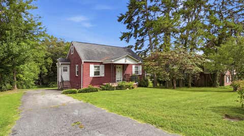 Photo of 416 Broughton Street, Chattanooga, TN 37411 (MLS # 1540214)
