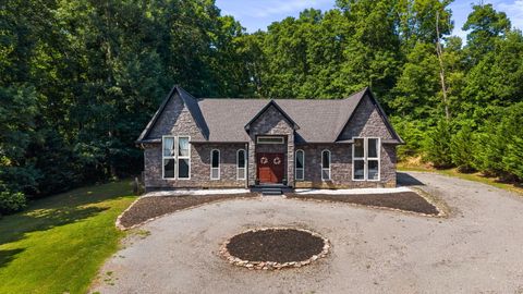 Photo of 304 Lees Chapel Road, Sweetwater, TN 37874 (MLS # 1537545)