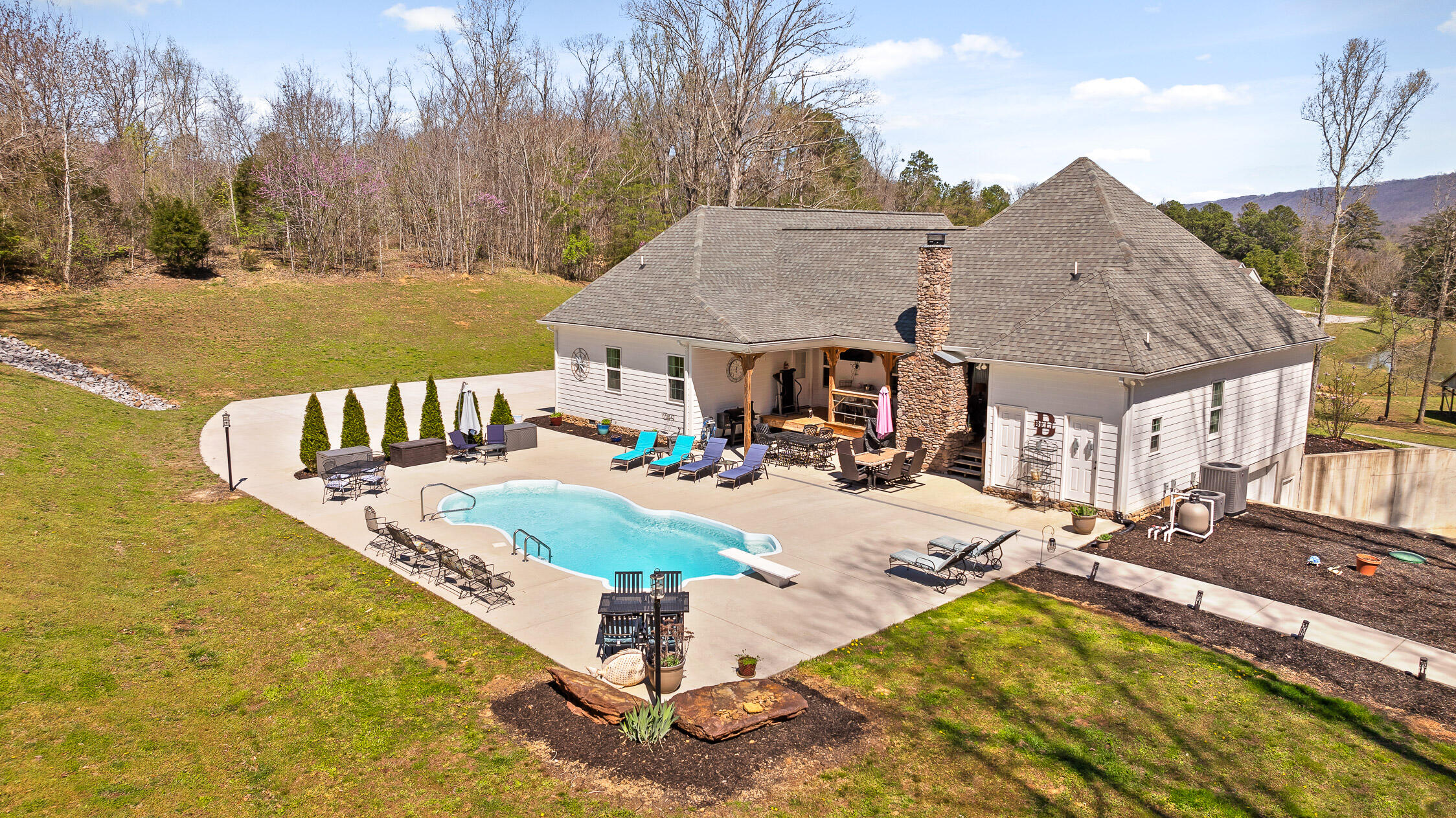 140 Bell Lake Drive, Trenton, Georgia image 1