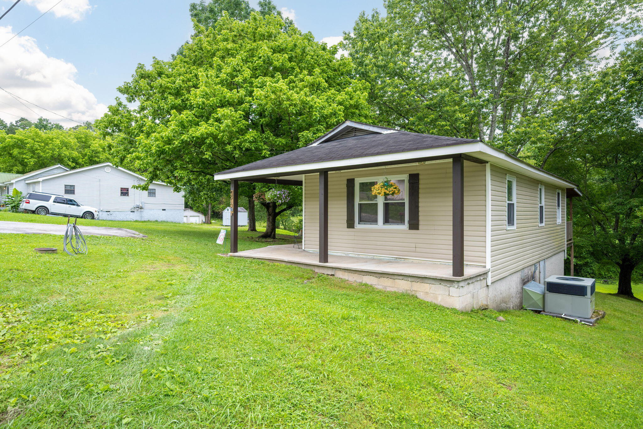 4813 Blue Bell Avenue, Ooltewah, Tennessee image 2