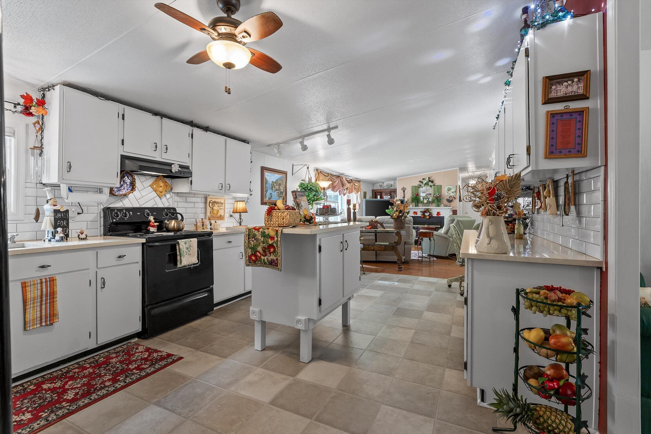 Graysville, Tennessee 37338, United States, 4 Bedrooms Bedrooms, ,3 BathroomsBathrooms,Residential,Active,212285