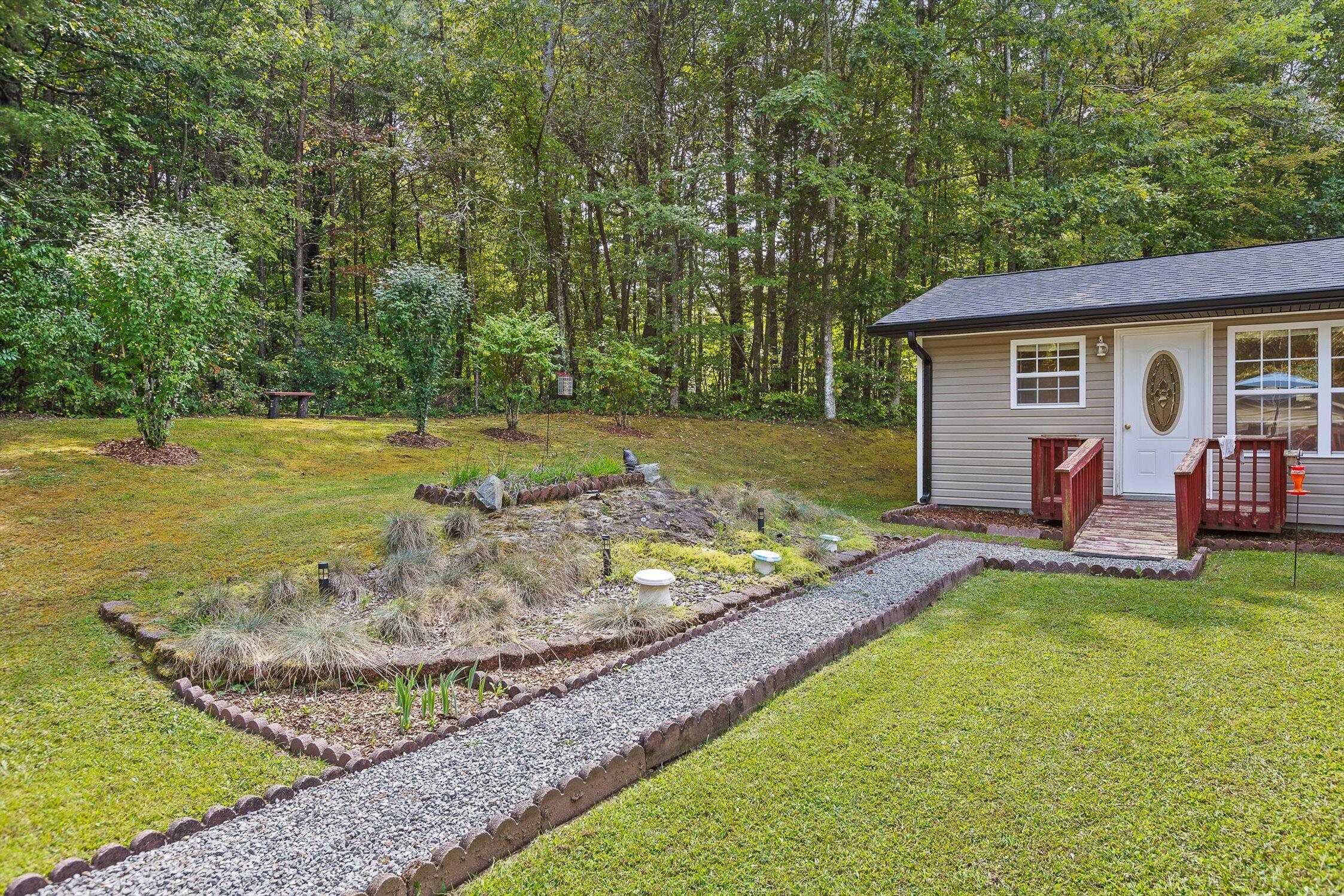 Graysville, Tennessee 37338, United States, 4 Bedrooms Bedrooms, ,3 BathroomsBathrooms,Residential,Active,212285