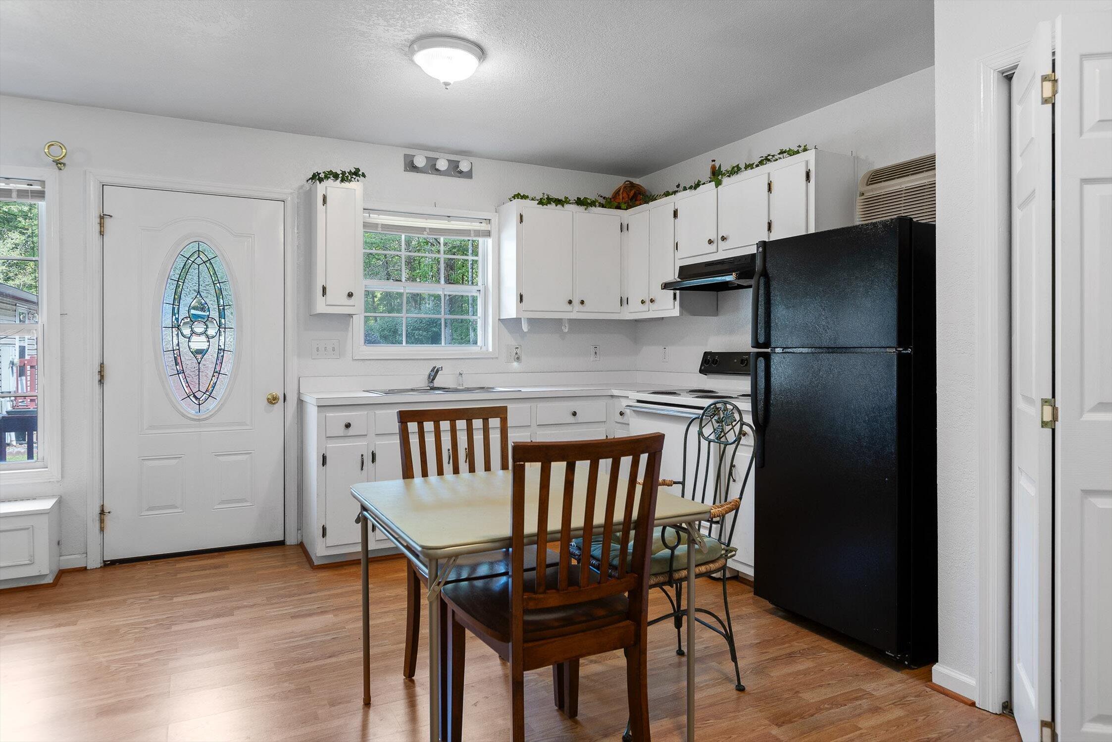 Graysville, Tennessee 37338, United States, 4 Bedrooms Bedrooms, ,3 BathroomsBathrooms,Residential,Active,212285