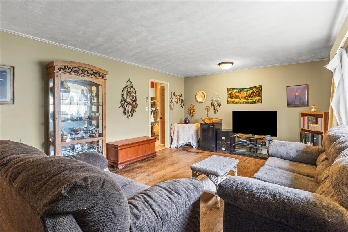 3843 Woodcrest Circle NW