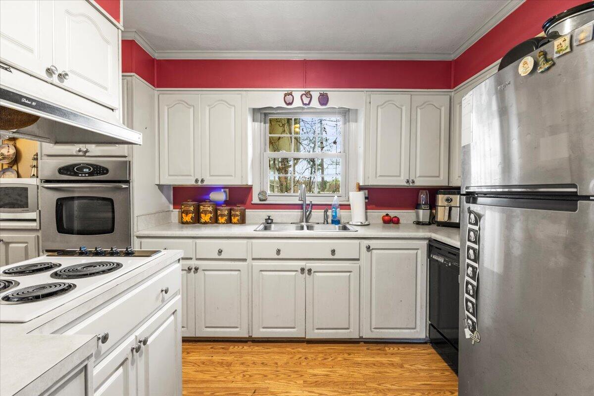 3843 Woodcrest Circle NW