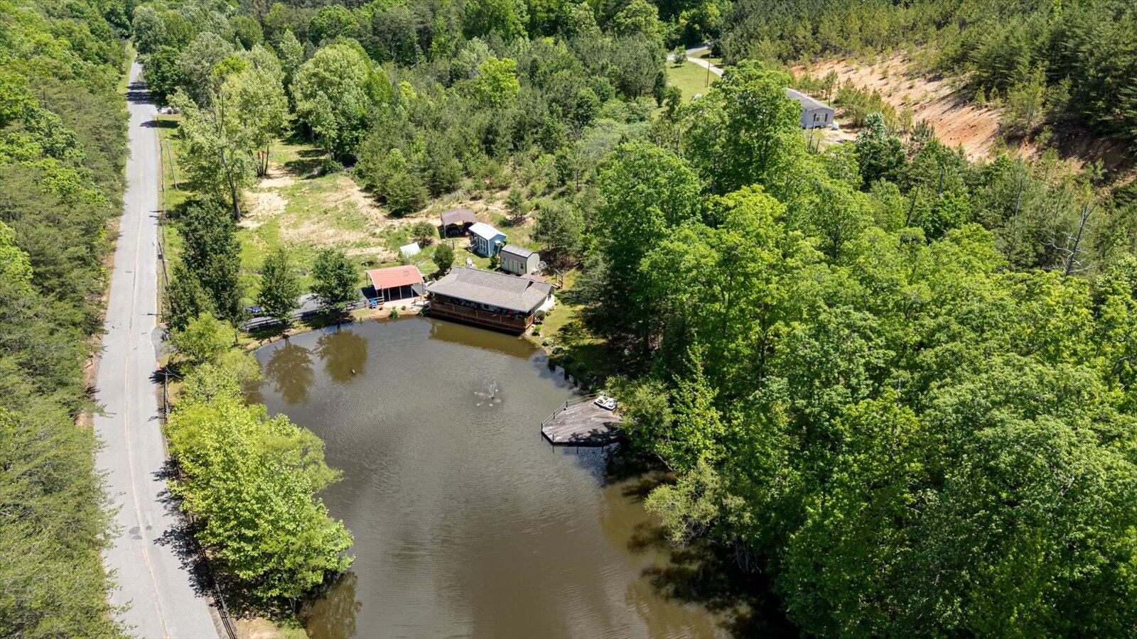 412 Pickett Cross Road, Whitwell, Tennessee image 2