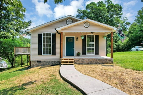 Photo of 405 Indian Hills Drive, Dayton, TN 37321 (MLS # 1539708)