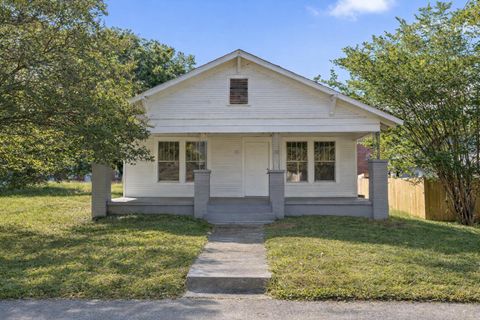 Photo of 1006 Mcfarland Avenue, Rossville, GA 30741 (MLS # 1530217)