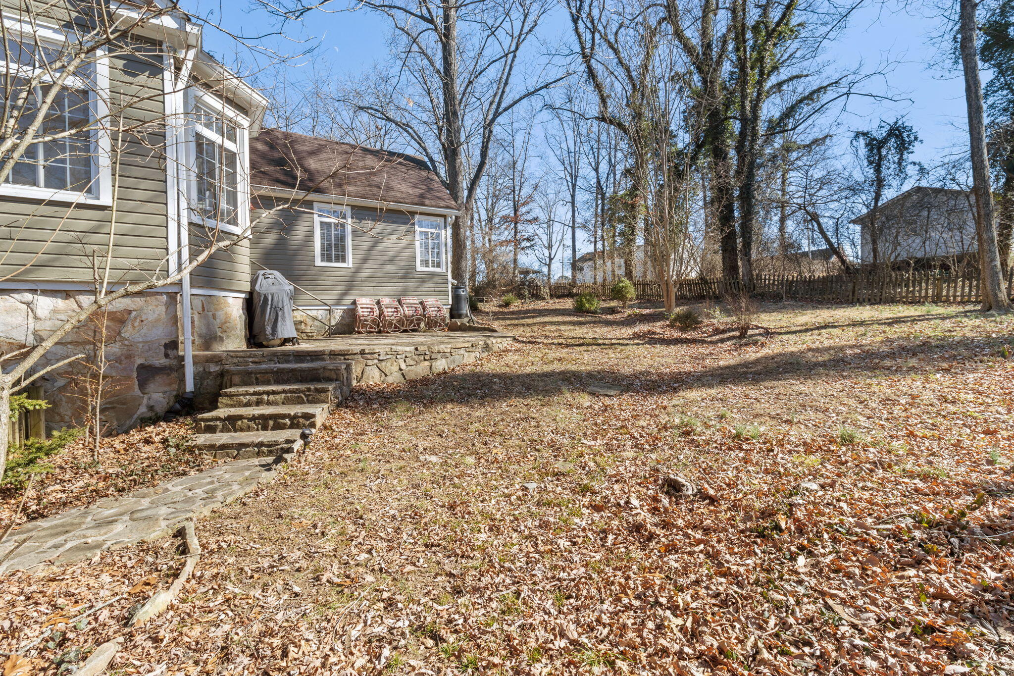 Signal Mountain, Tennessee 37377, United States, 4 Bedrooms Bedrooms, ,3 BathroomsBathrooms,Residential,Active,14596