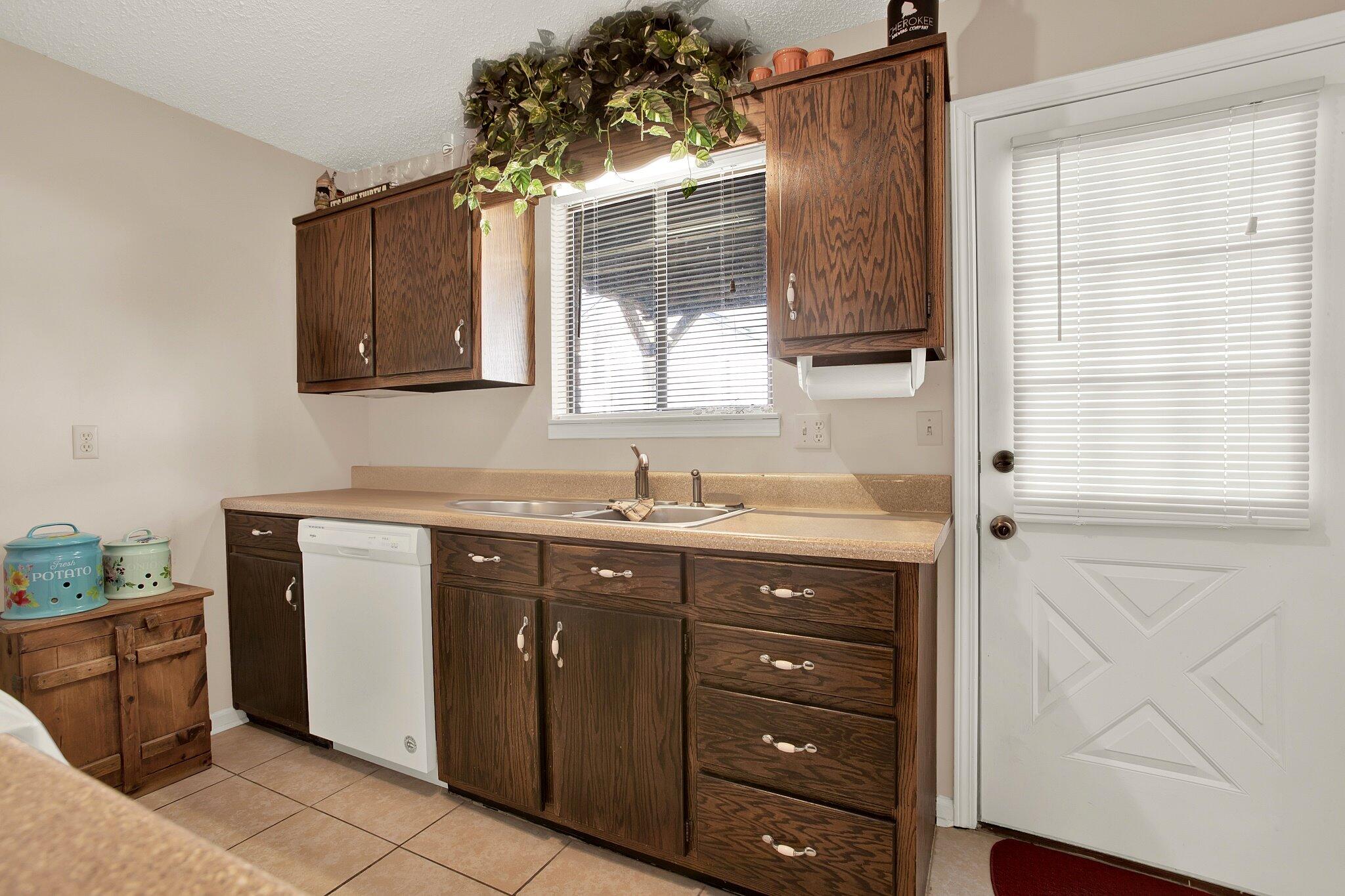 303 Crystal Place #13, Dalton, Georgia image 25