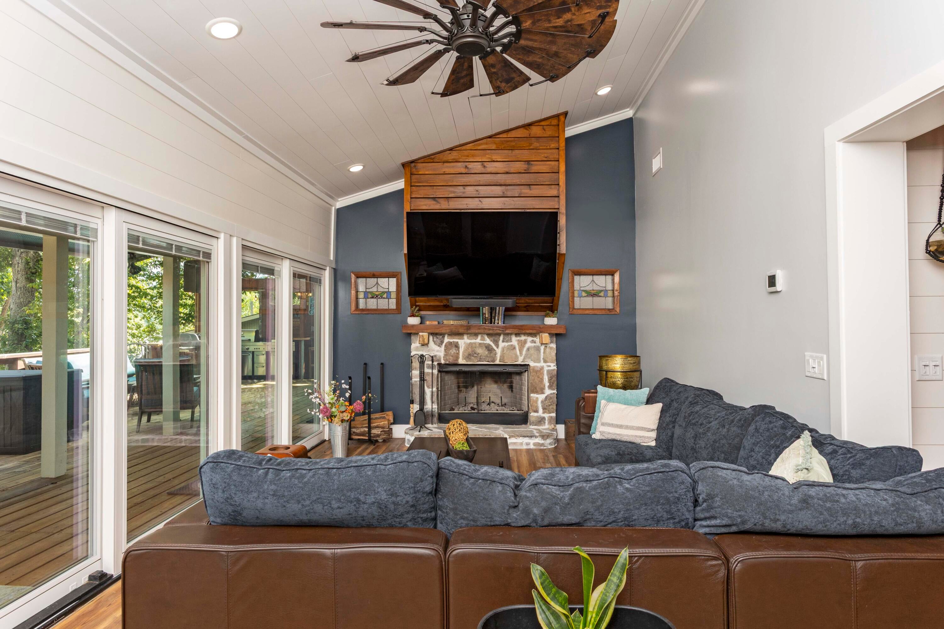 7421 Savannah Drive