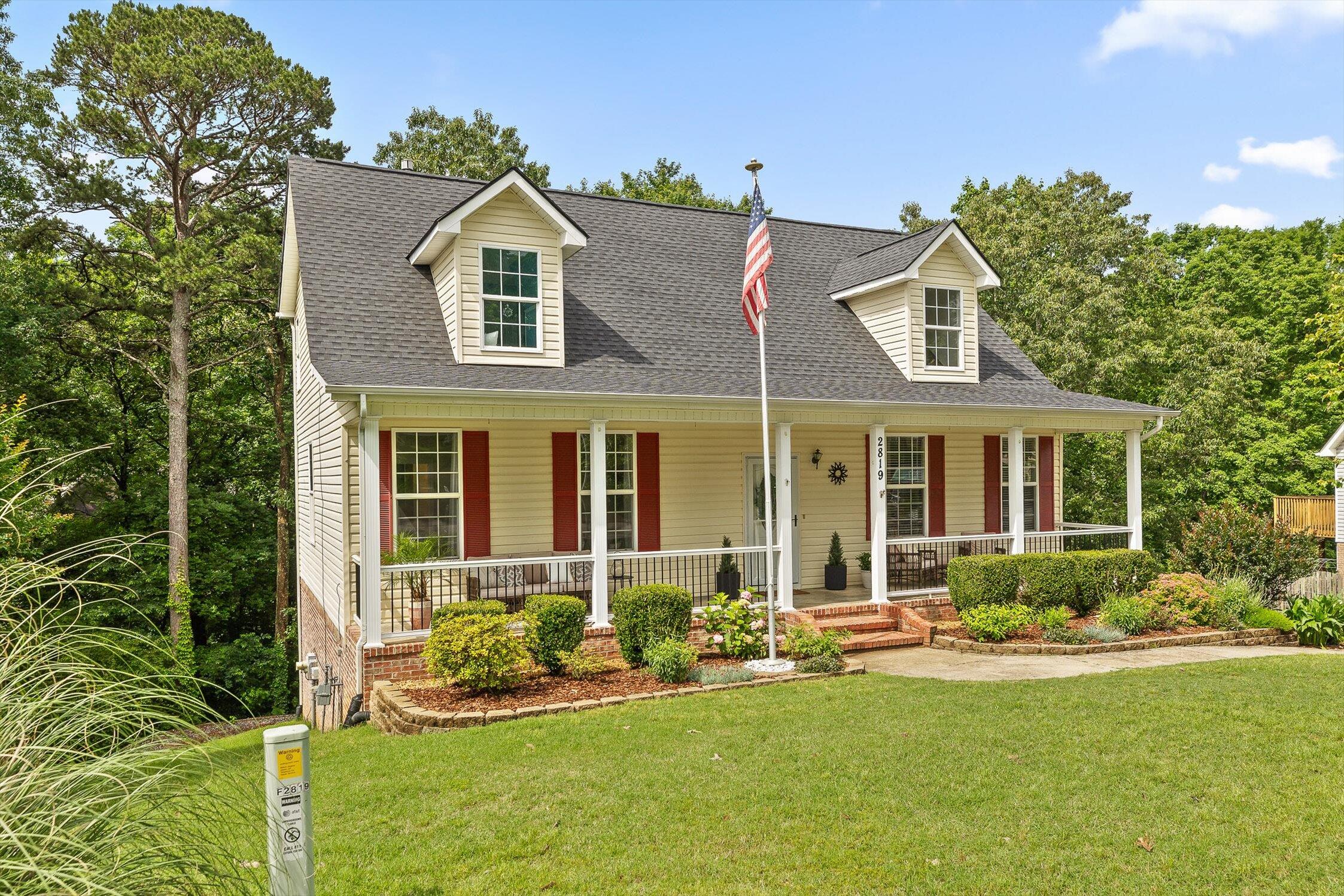 2819 Chimney Lake Circle, Soddy Daisy, Tennessee image 2
