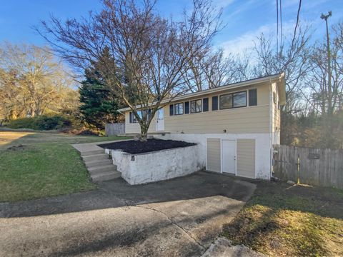 Photo of 1307 Springview Drive, Chattanooga, TN 37421 (MLS # 1525160)