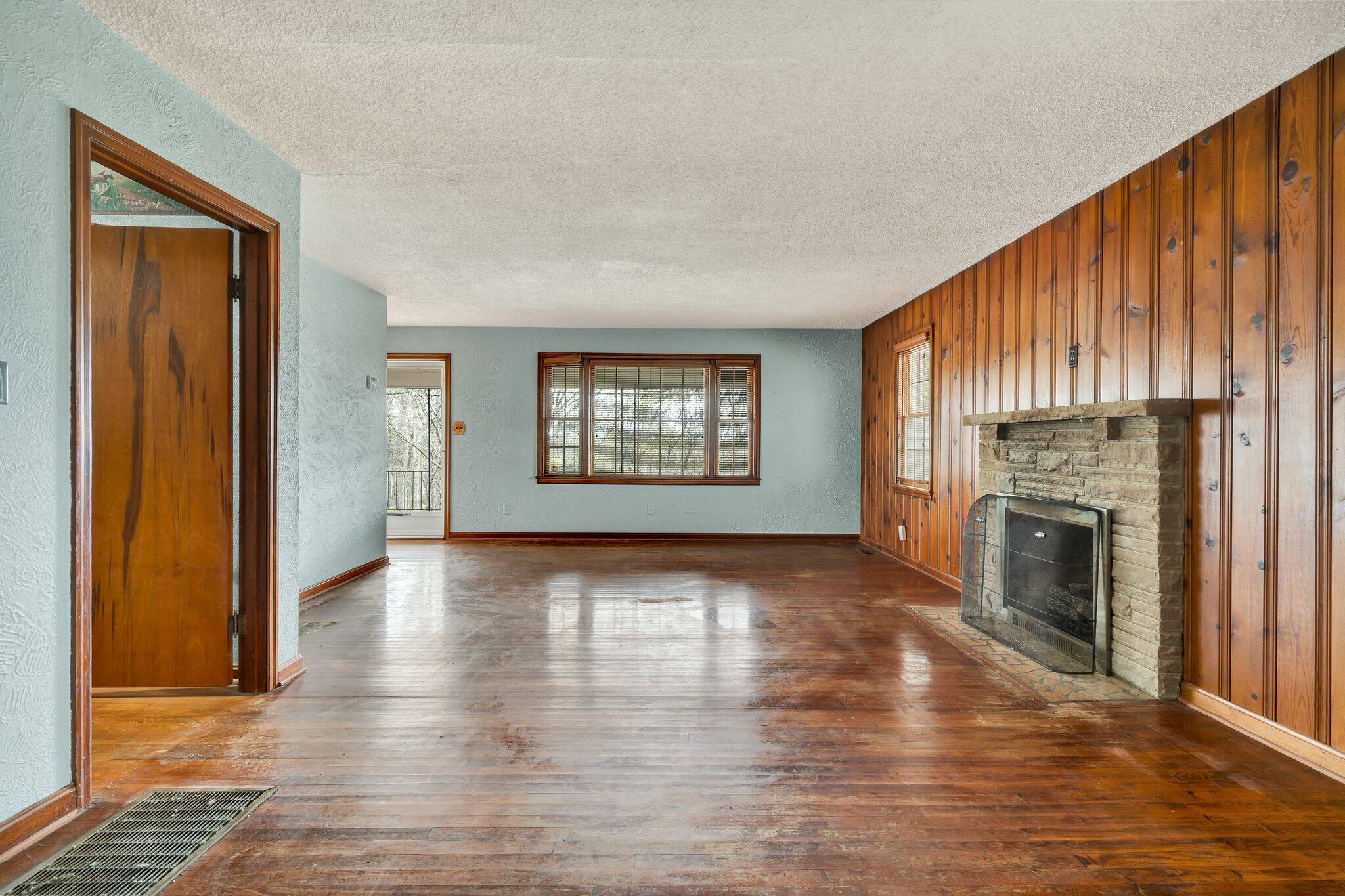 2435 Ridgeview Drive, Cleveland, Tennessee image 3