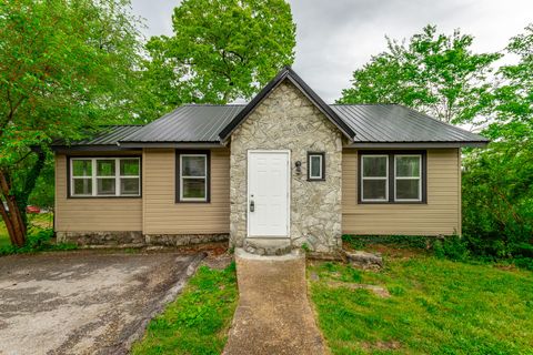 Photo of 1812 John Ross Road, Chattanooga, TN 37412 (MLS # 1521459)